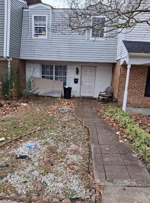 695 Baker Rd, Virginia Beach, VA 23462