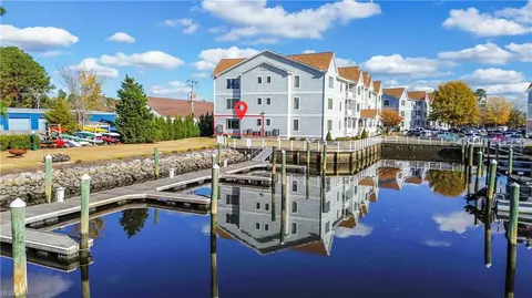 5 Harbor Watch Dr #405, Chesapeake, VA 23320