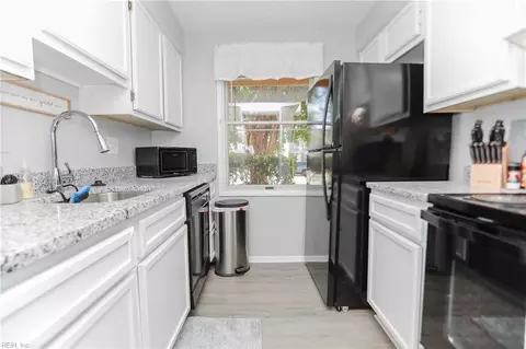Kitchen - 1316 Vanasse Ct, Hampton, VA 23666 photo 2 of 4