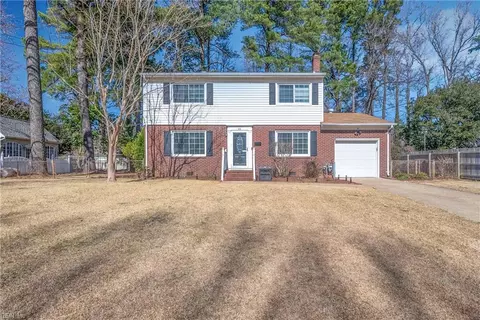 25 Camelot Ct, Newport News, VA 23602
