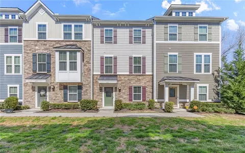 611 Brickell Chse Chase, Chesapeake, VA 23324