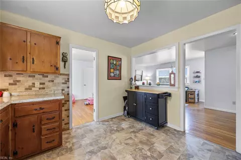 144 Glenwood Rd, Hampton, VA 23669 photo 4