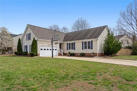 2212 Grapevine Cir, Virginia Beach, VA 23456