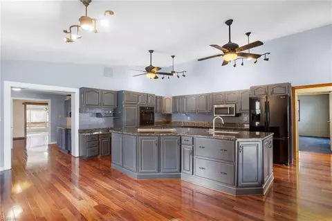 5902 Appleton Dr, Norfolk, VA 23502 photo 3