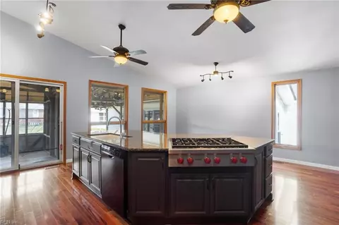 5902 Appleton Dr, Norfolk, VA 23502 photo 4