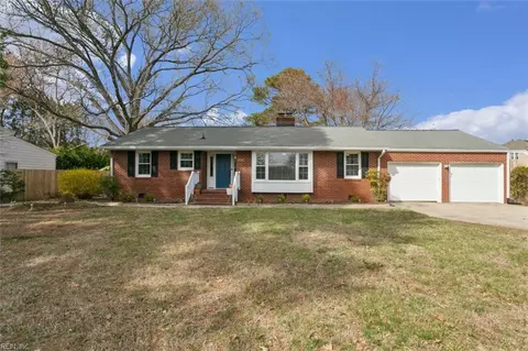 1105 Yorktown Rd, Yorktown, VA 23693