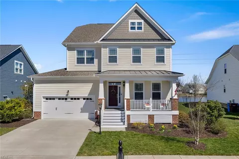 912 Surry Parker Dr, Chesapeake, VA 23323