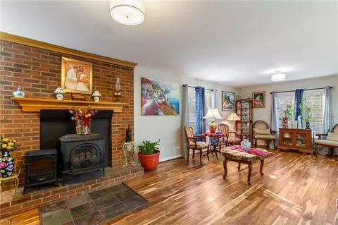 Living - 3 Timothy Dell, Hampton, VA 23669 photo 2 of 2