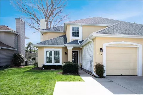 923 Willow Pt, Newport News, VA 23602