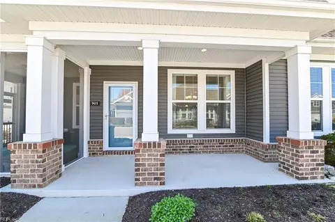 905 Biltmore Way, Chesapeake, VA 23320