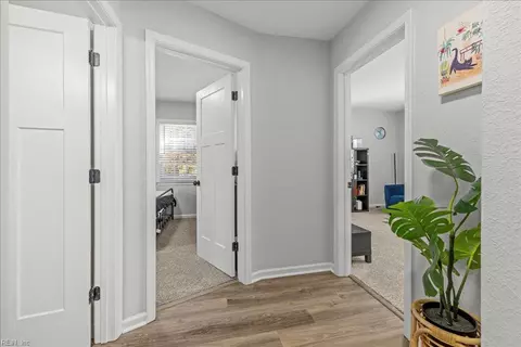 Entry Way - 2116 Silbert Rd, Norfolk, VA 23509 photo 6 of 9