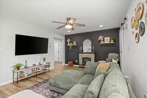Living - 2116 Silbert Rd, Norfolk, VA 23509 photo 2 of 2