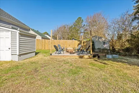 Exterior - 2116 Silbert Rd, Norfolk, VA 23509 photo 3 of 8