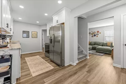 Entry Way - 2116 Silbert Rd, Norfolk, VA 23509 photo 4 of 9