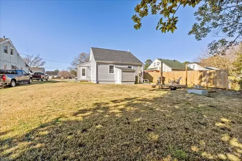 Exterior - 2116 Silbert Rd, Norfolk, VA 23509 photo 5 of 8