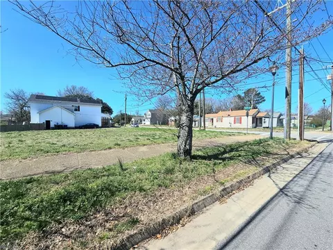 3617 Chestnut Ave, Newport News, VA 23607