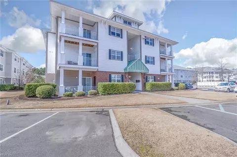 4332 Hillingdon Bnd #107, Chesapeake, VA 23321