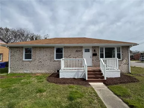 2217 Effingham St, Portsmouth, VA 23704