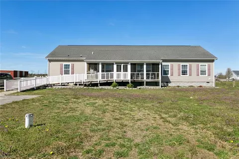 20446 Orbit Rd, Windsor, VA 23487