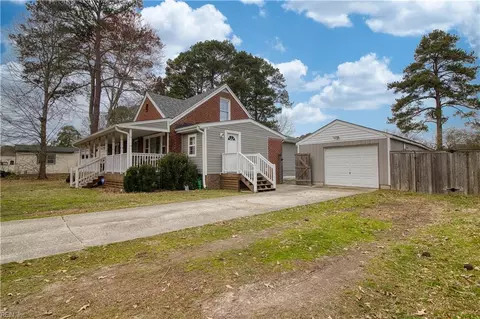 4016 Maple Dr, Chesapeake, VA 23321