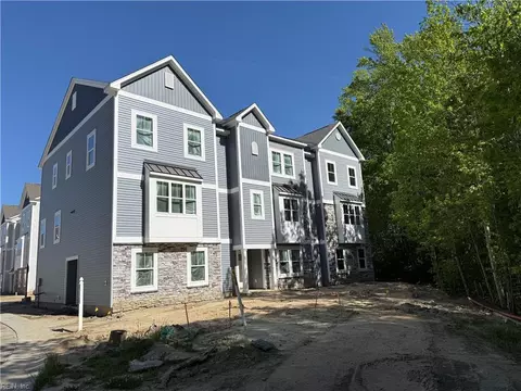 2017 Laycock Ln #101, Suffolk, VA 23435