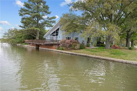 22 Holly Ln, Norfolk, VA 23505