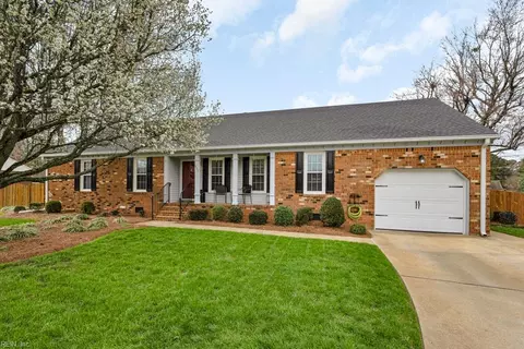 457 Gloria Dr, Chesapeake, VA 23322