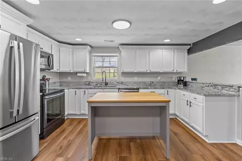 5116 Old Pughsville Rd, Chesapeake, VA 23321