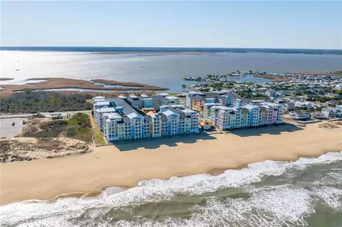 3738 Sandpiper Rd #427B, Virginia Beach, VA 23456