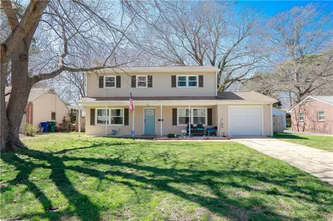 92 Kendall Dr, Newport News, VA 23601