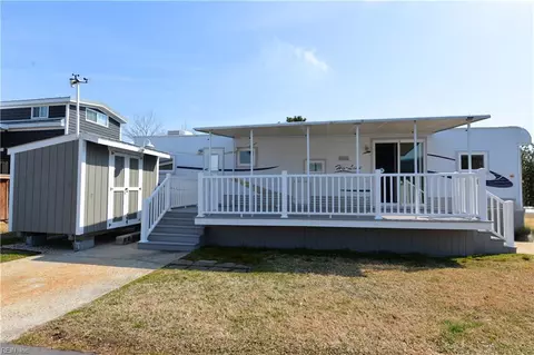 3665 Sandpiper Rd #222, Virginia Beach, VA 23456