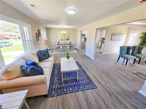 620 Longdale Cres, Chesapeake, VA 23325