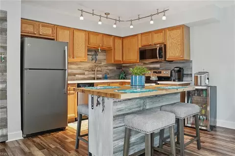 1055 Ocean Pebbles Way, Virginia Beach, VA 23451