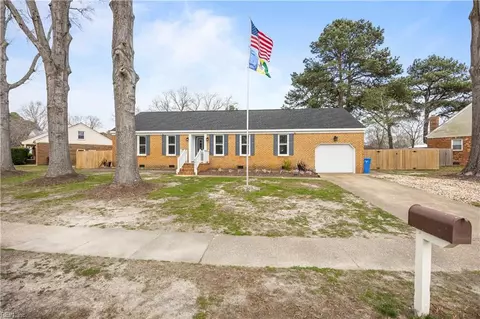 864 Jo Anne Cir, Chesapeake, VA 23322