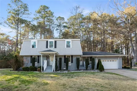 304 Mapleshore Dr, Chesapeake, VA 23320
