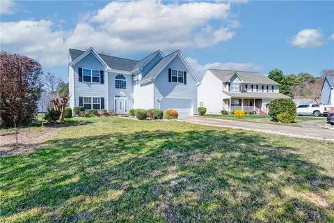 3 Cure Cir, Hampton, VA 23666