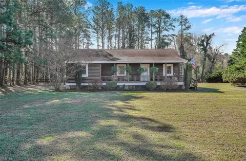 14 Orchard Cove Rd, Locust Hill, VA 23092