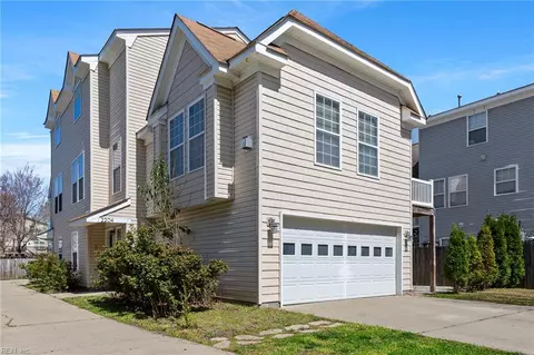 2204 W Berrie Cir, Virginia Beach, VA 23455