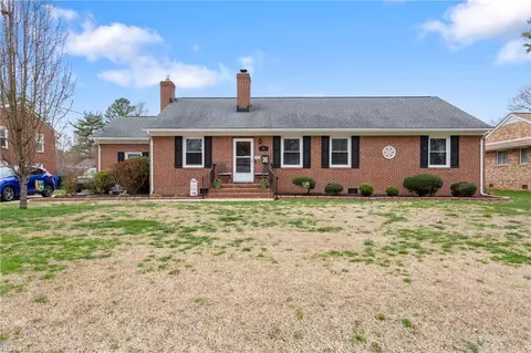 8 Burwell Cir, Newport News, VA 23606