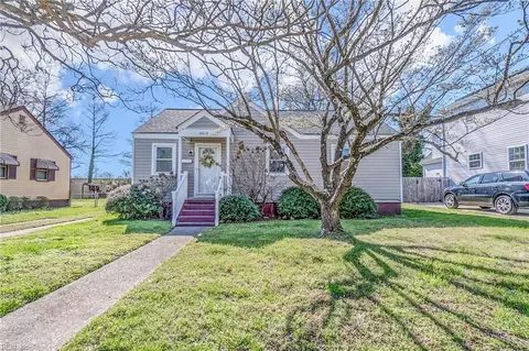 6613 Whitehorn Dr, Norfolk, VA 23513