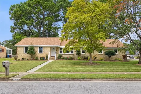 3000 Stratford Dr, Chesapeake, VA 23321