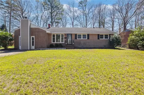 34 Bruton Ave, Newport News, VA 23601