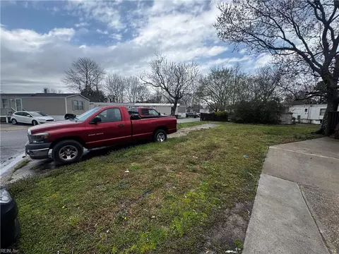 1268 Hawk Ave, Virginia Beach, VA 23453