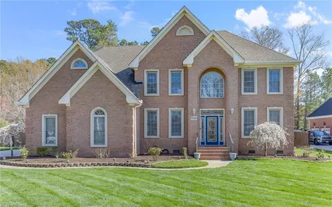 1729 Live Oak Trl, Virginia Beach, VA 23456