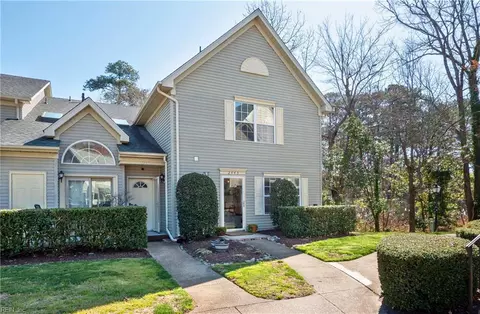 2445 London Pointe Dr, Virginia Beach, VA 23454