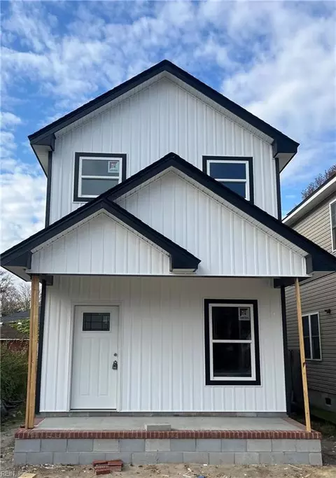 2016 Peach St, Portsmouth, VA 23704