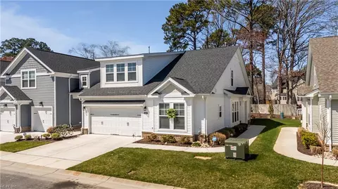 4650 Longleaf Pl, Chesapeake, VA 23321