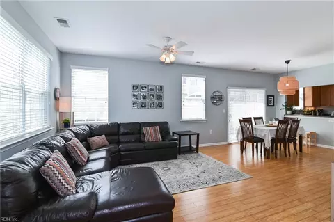 1444 Titchfield Dr, Chesapeake, VA 23320