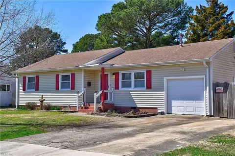 243 E Chickasaw Rd, Virginia Beach, VA 23462