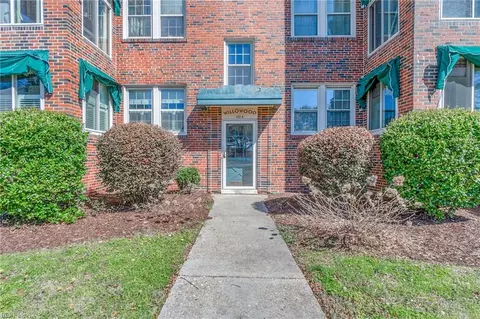 102 Willow Wood Dr #B2, Norfolk, VA 23505